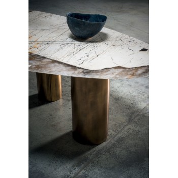 LAGOS Dining Tables