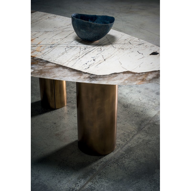 LAGOS Dining Tables