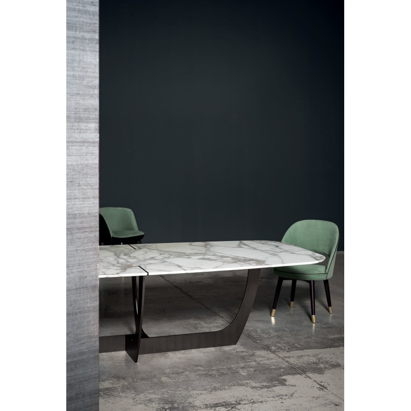 ROMEO Dining Tables