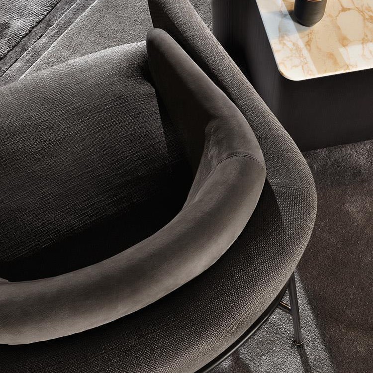DD-689 Armchairs