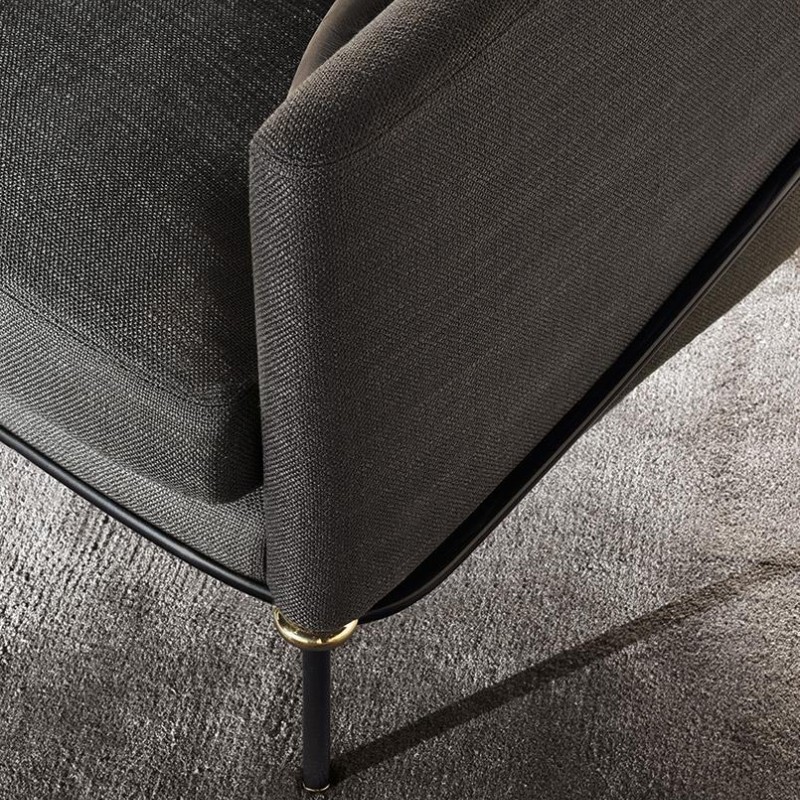 DD-689 Armchairs