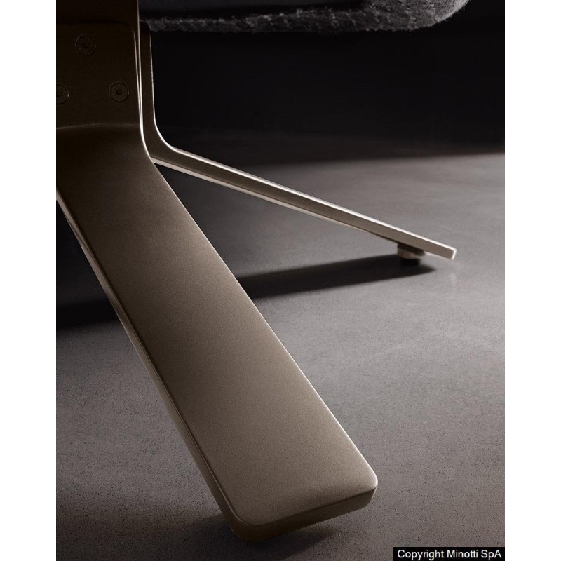 DD-703 Armchairs