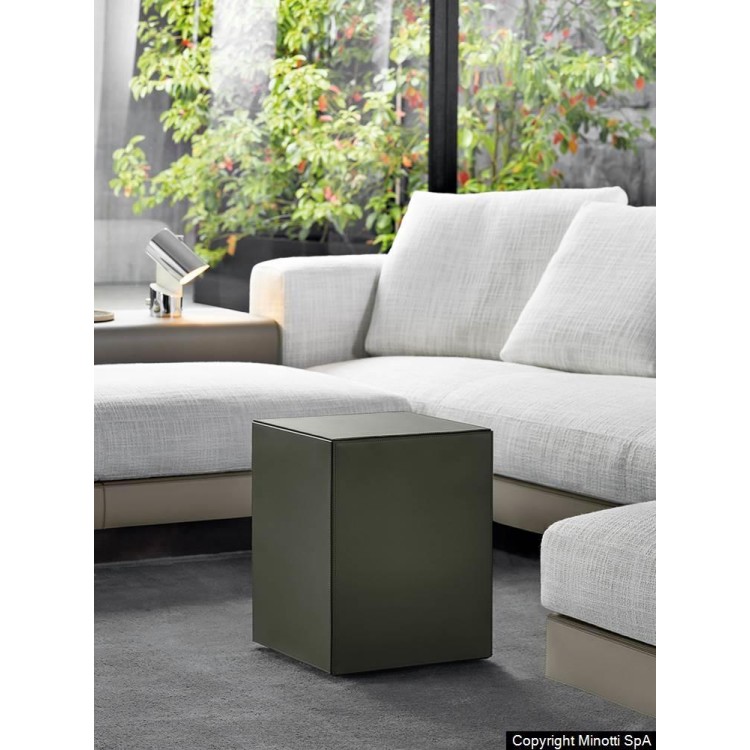 DD-865 Stools & Benches
