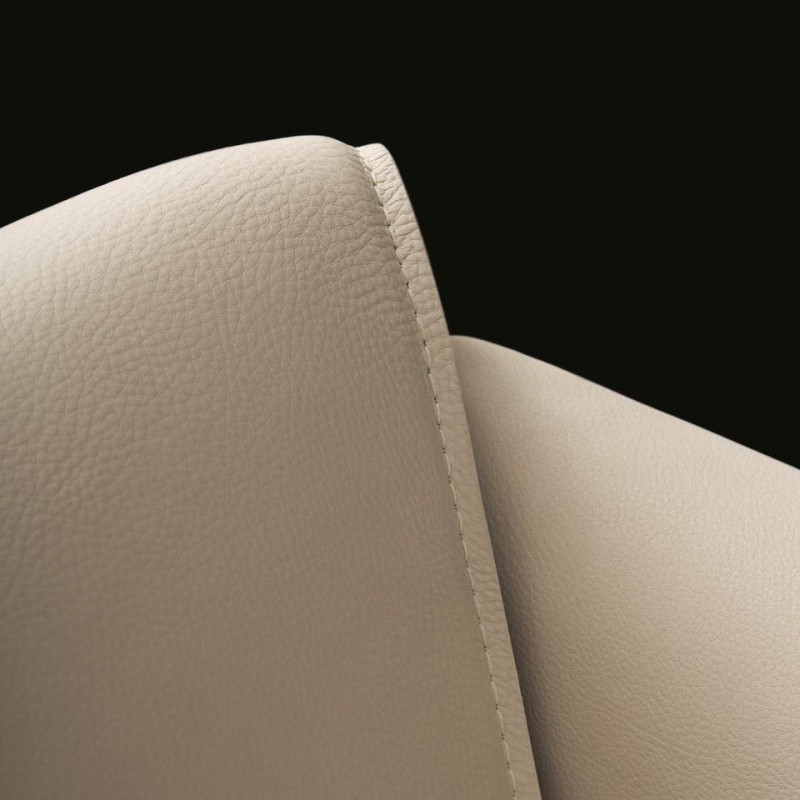 DD-1119 Armchairs