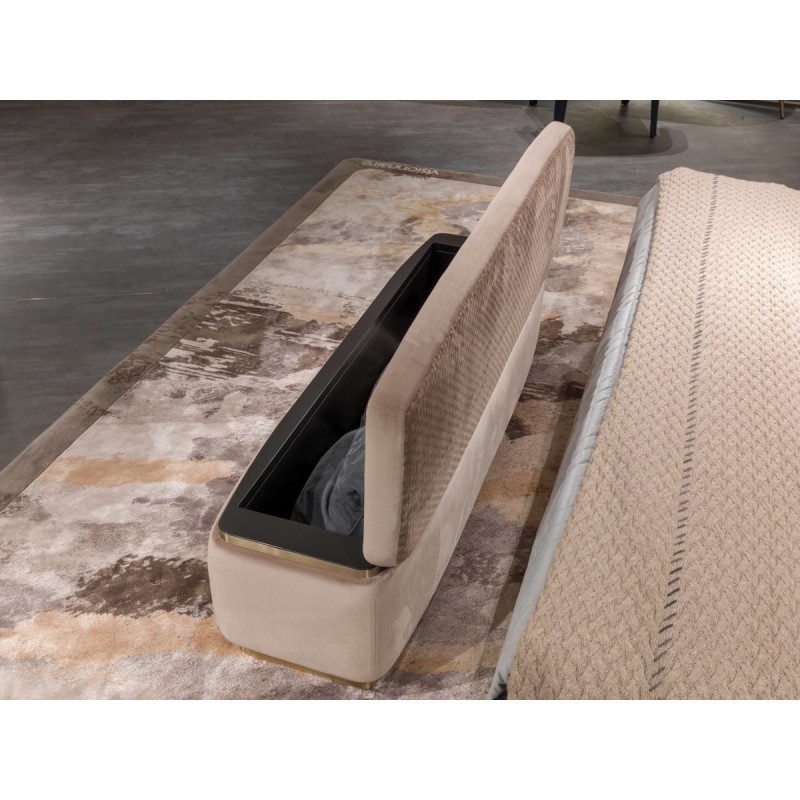 JORGE Stools & Benches