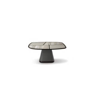 DISEGUAL Dining Tables