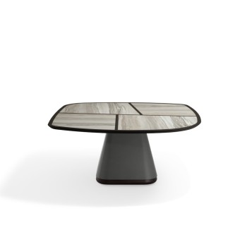 DISEGUAL Dining Tables