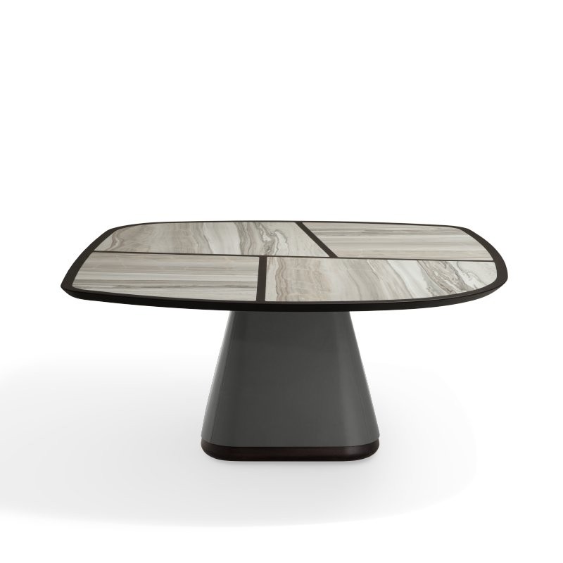 DISEGUAL Dining Tables