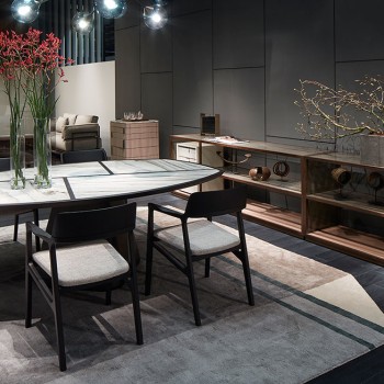 DISEGUAL Dining Tables