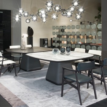 DISEGUAL Dining Tables