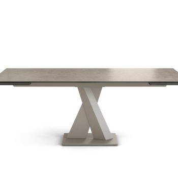 AXEL Dining Tables
