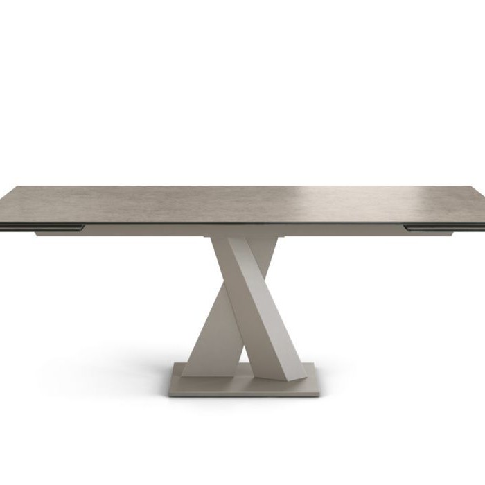 AXEL Dining Tables