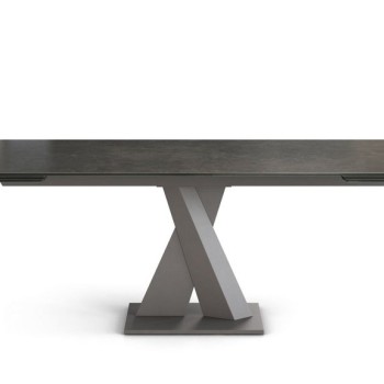 AXEL Dining Tables