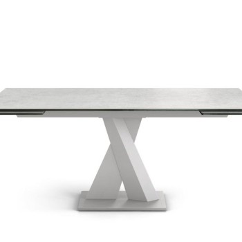 AXEL Dining Tables
