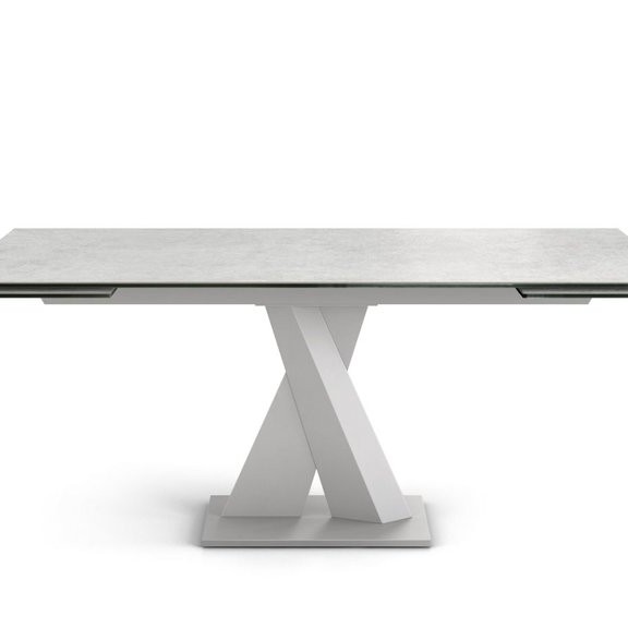 AXEL Dining Tables