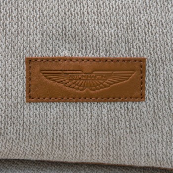 V210A-W Sofas