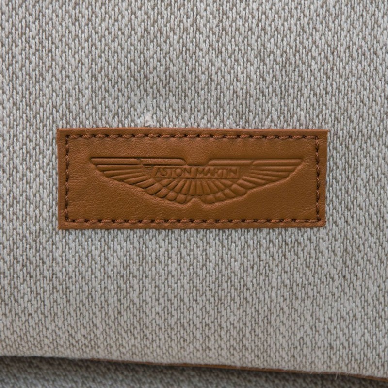 V210A-W Sofas