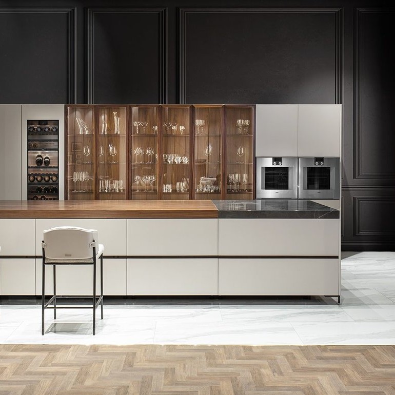 V888 Bar Counters