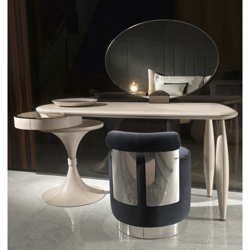 Shelly Stools & Benches
