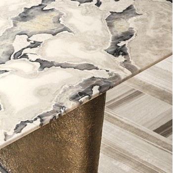 Cheope Dining Tables