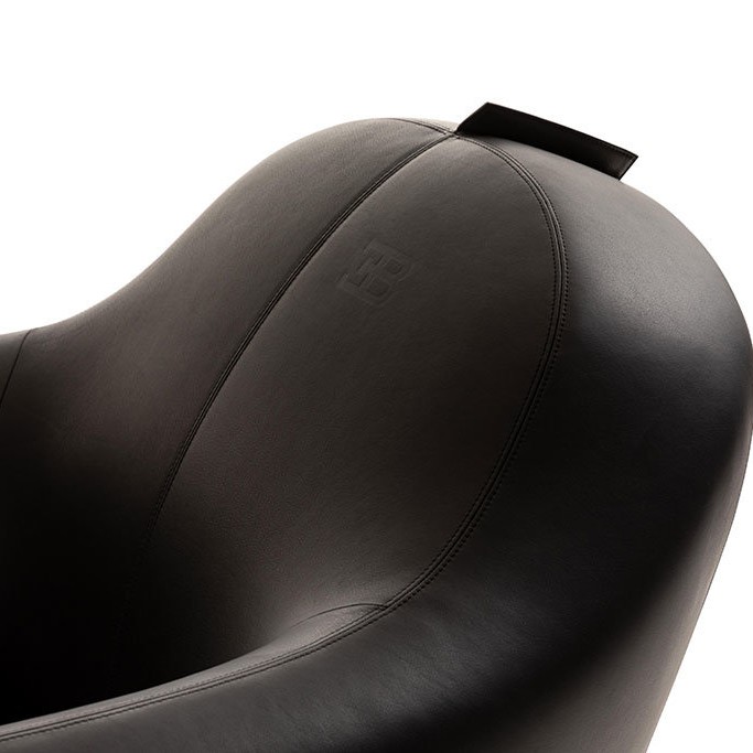 DD-6925 Armchairs