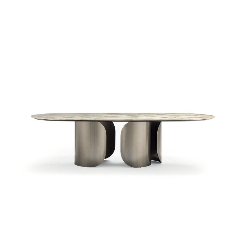 OSCAR Dining Tables