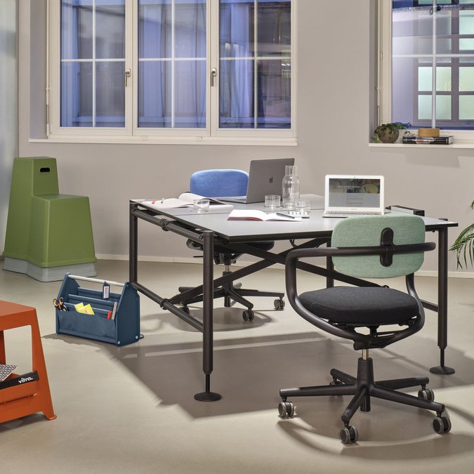 Comma Office Desks