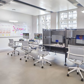 Comma Office Desks
