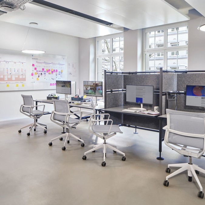 Comma Office Desks