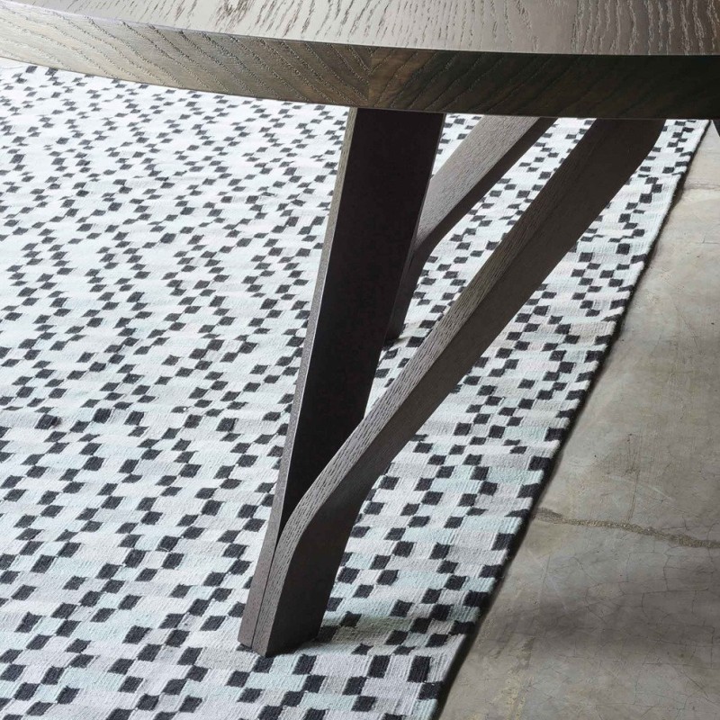 WOW Dining Tables