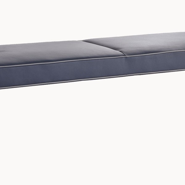 P08 Stools & Benches