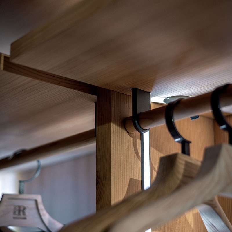 DD-12977 Wardrobes