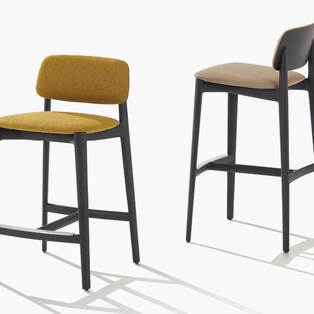 CURVE Stools & Benches