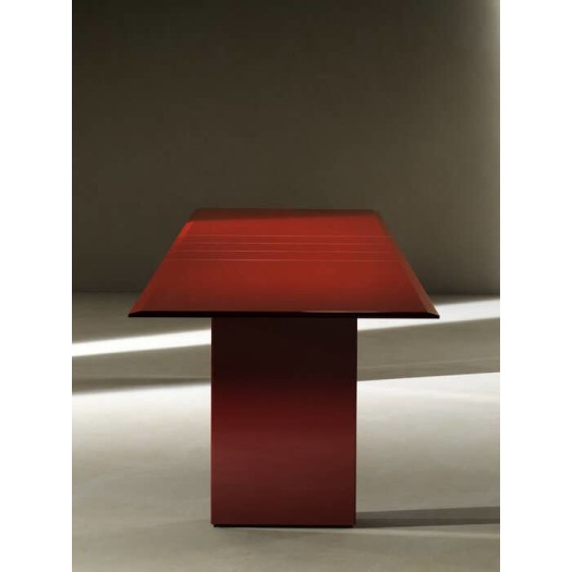 Assiale Dining Tables