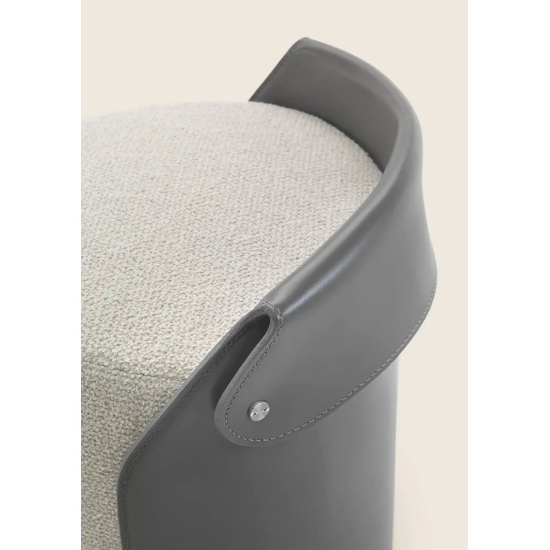 OZZY Stools & Benches