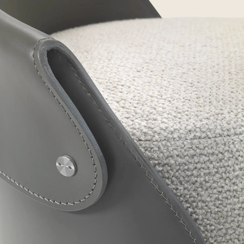 OZZY Stools & Benches