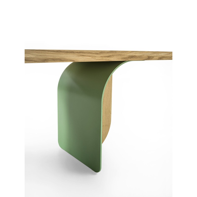 FORMA Dining Tables