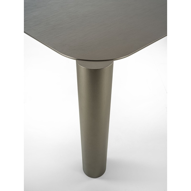 CYCLOP Dining Tables