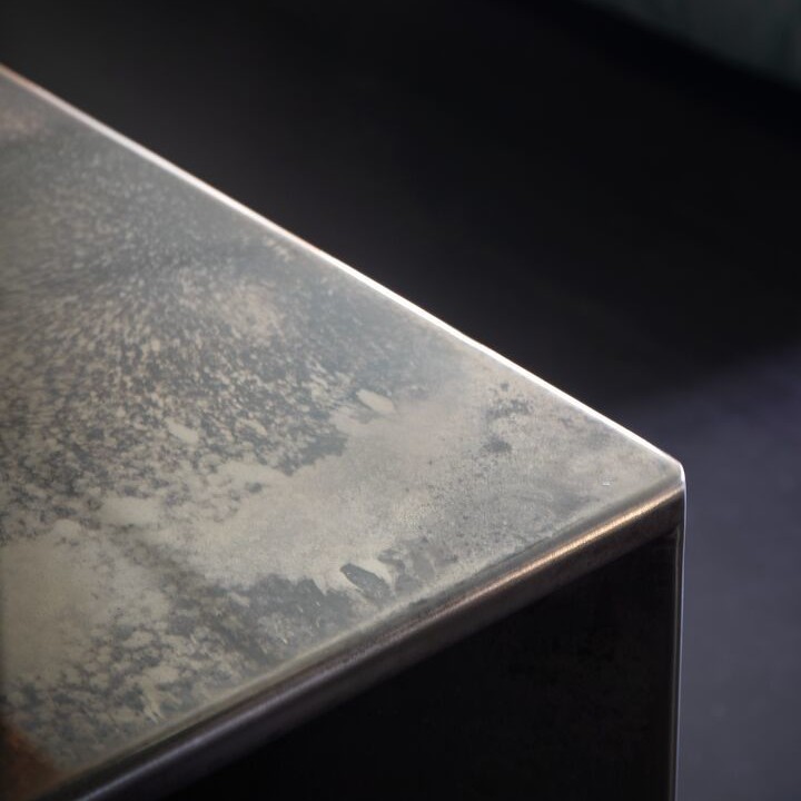 Y25 Dining Tables