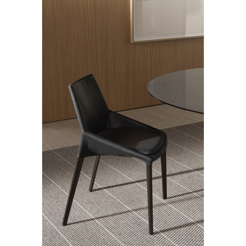 OUTLINE Chairs