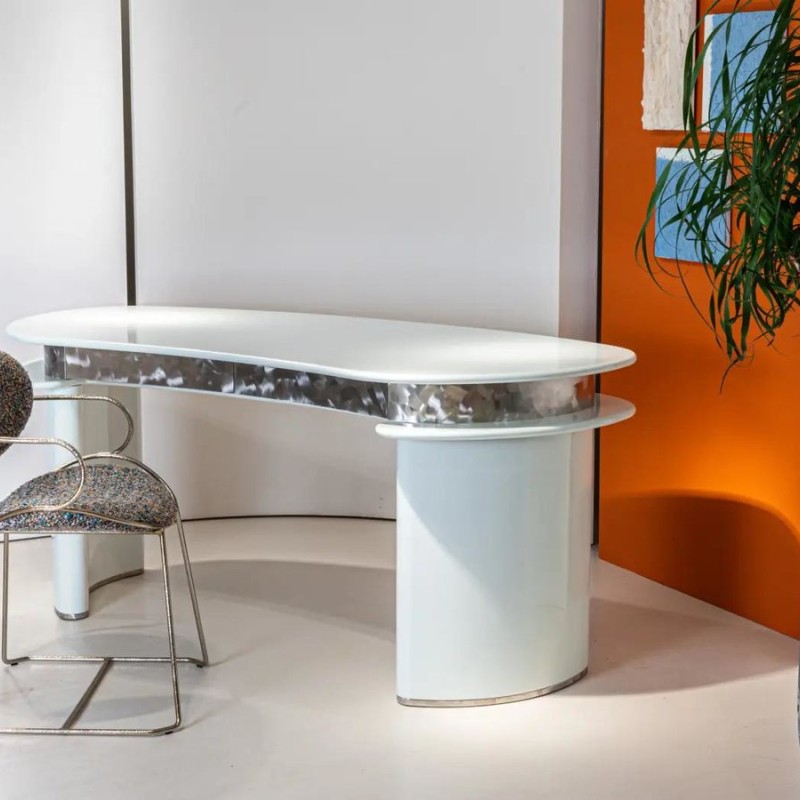 gister Office Desks
