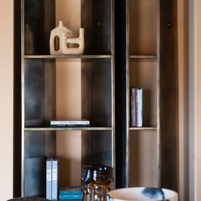 Y25 Bookcases