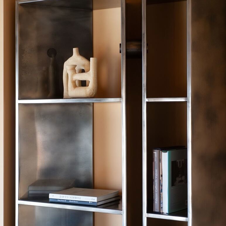 Y25 Bookcases