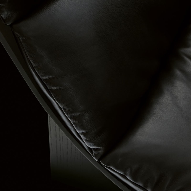 Attimo Armchairs