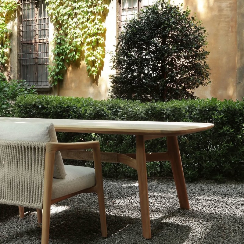Curve Dining Tables