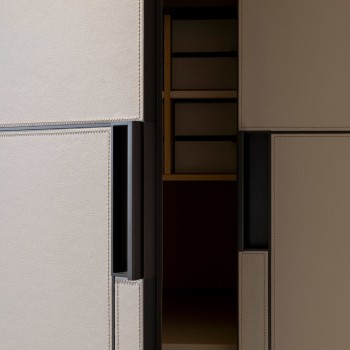 DD-18149 Walk-in Closets
