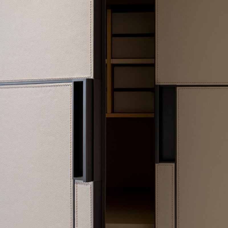 DD-18149 Walk-in Closets