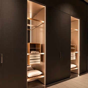 DD-18151 Walk-in Closets