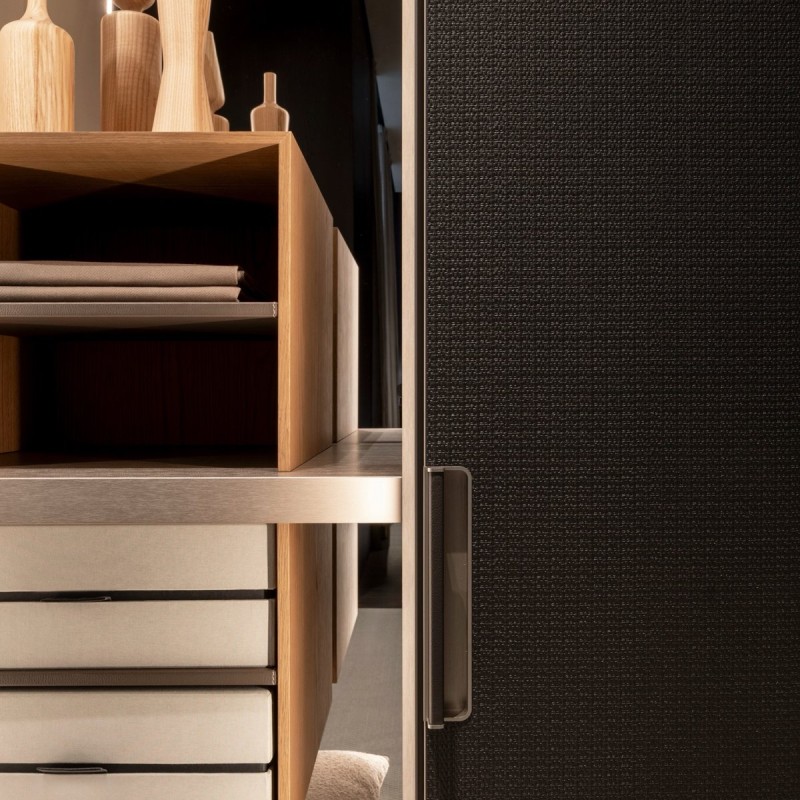 DD-18151 Walk-in Closets