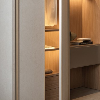 DD-18152 Walk-in Closets